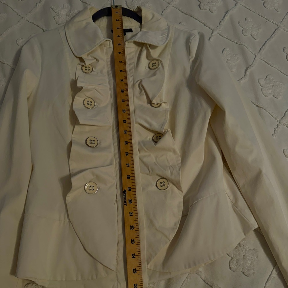 For Cynthia Cream Ruffled Blazer - Picture 5 of 9